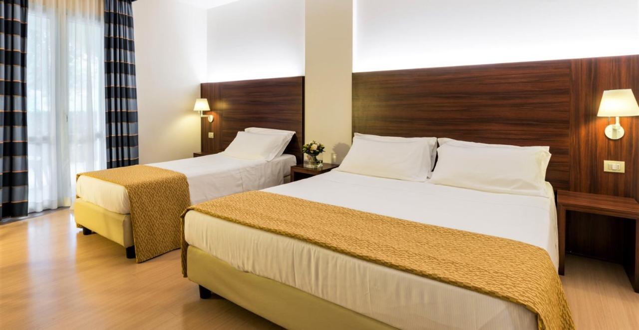 Delfina Palace Hotel Foligno Ngoại thất bức ảnh