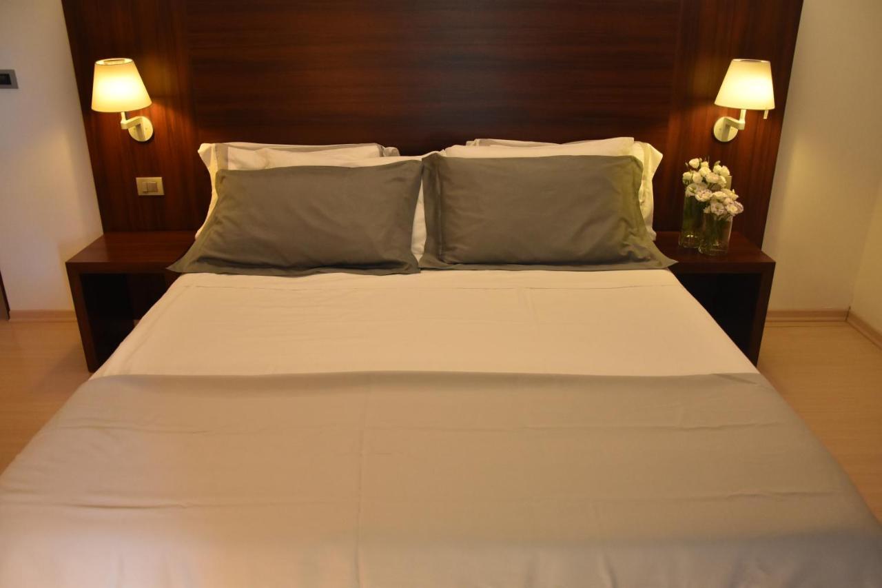 Delfina Palace Hotel Foligno Ngoại thất bức ảnh