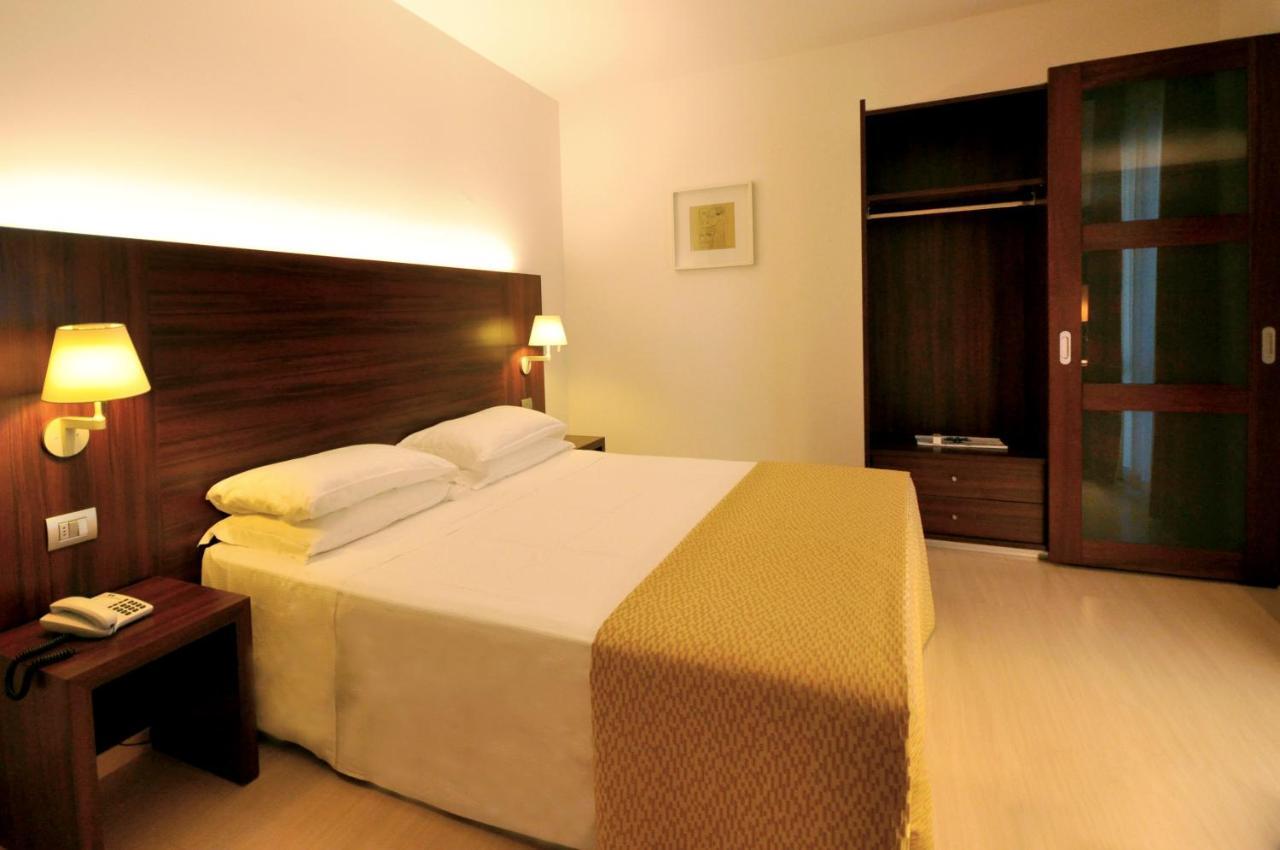 Delfina Palace Hotel Foligno Ngoại thất bức ảnh