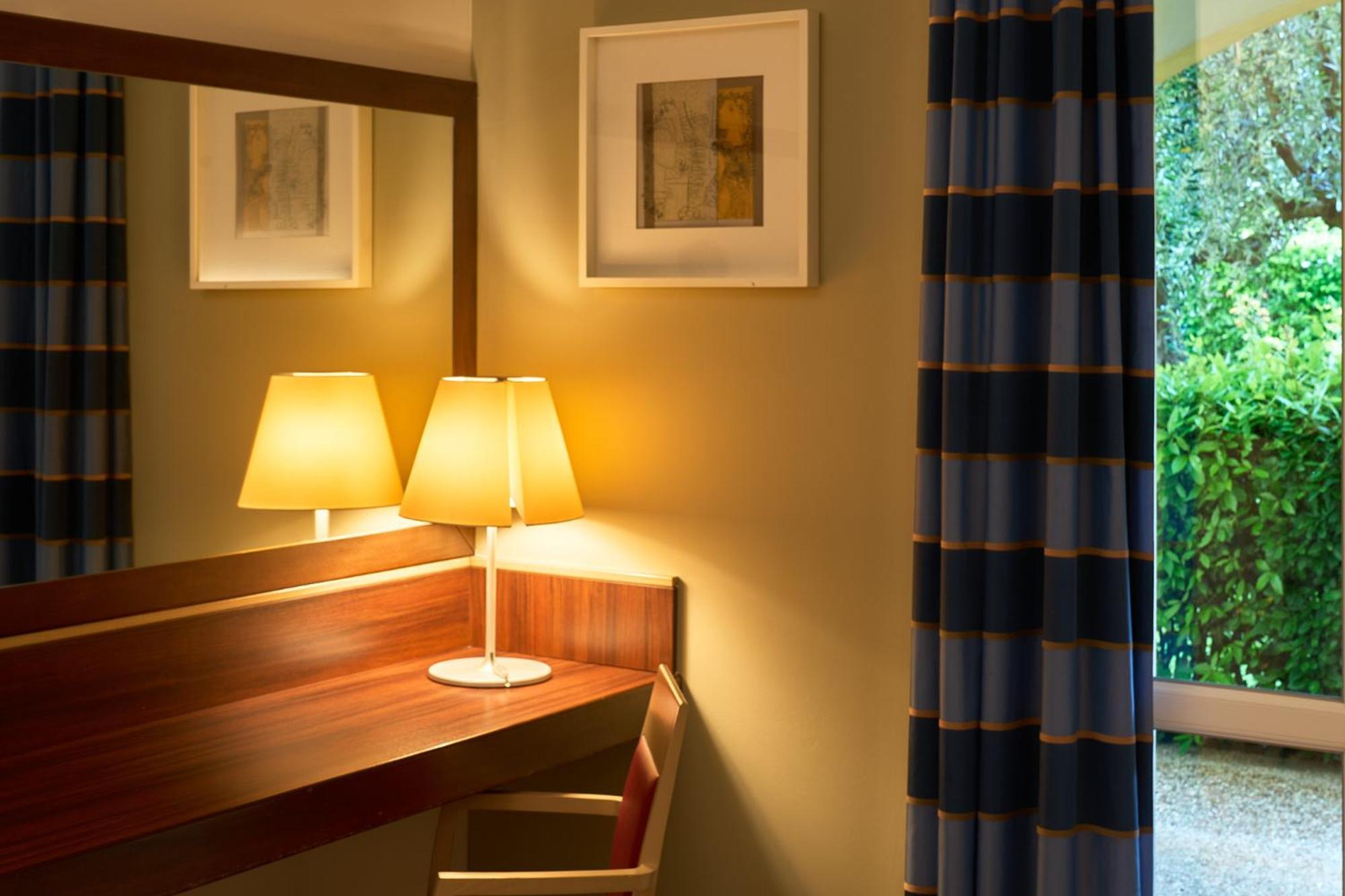 Delfina Palace Hotel Foligno Ngoại thất bức ảnh