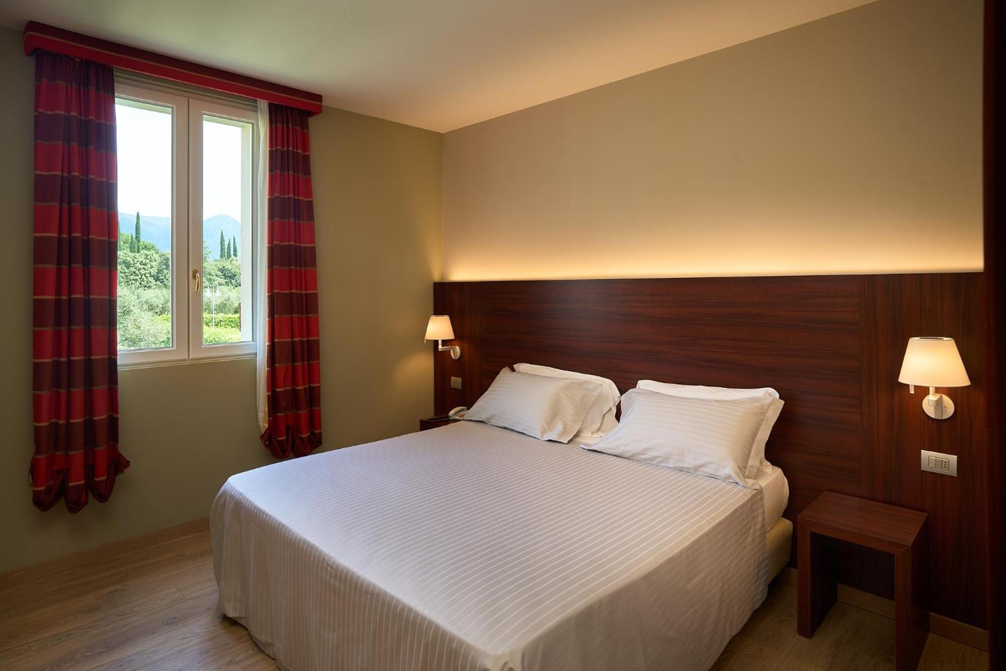 Delfina Palace Hotel Foligno Ngoại thất bức ảnh