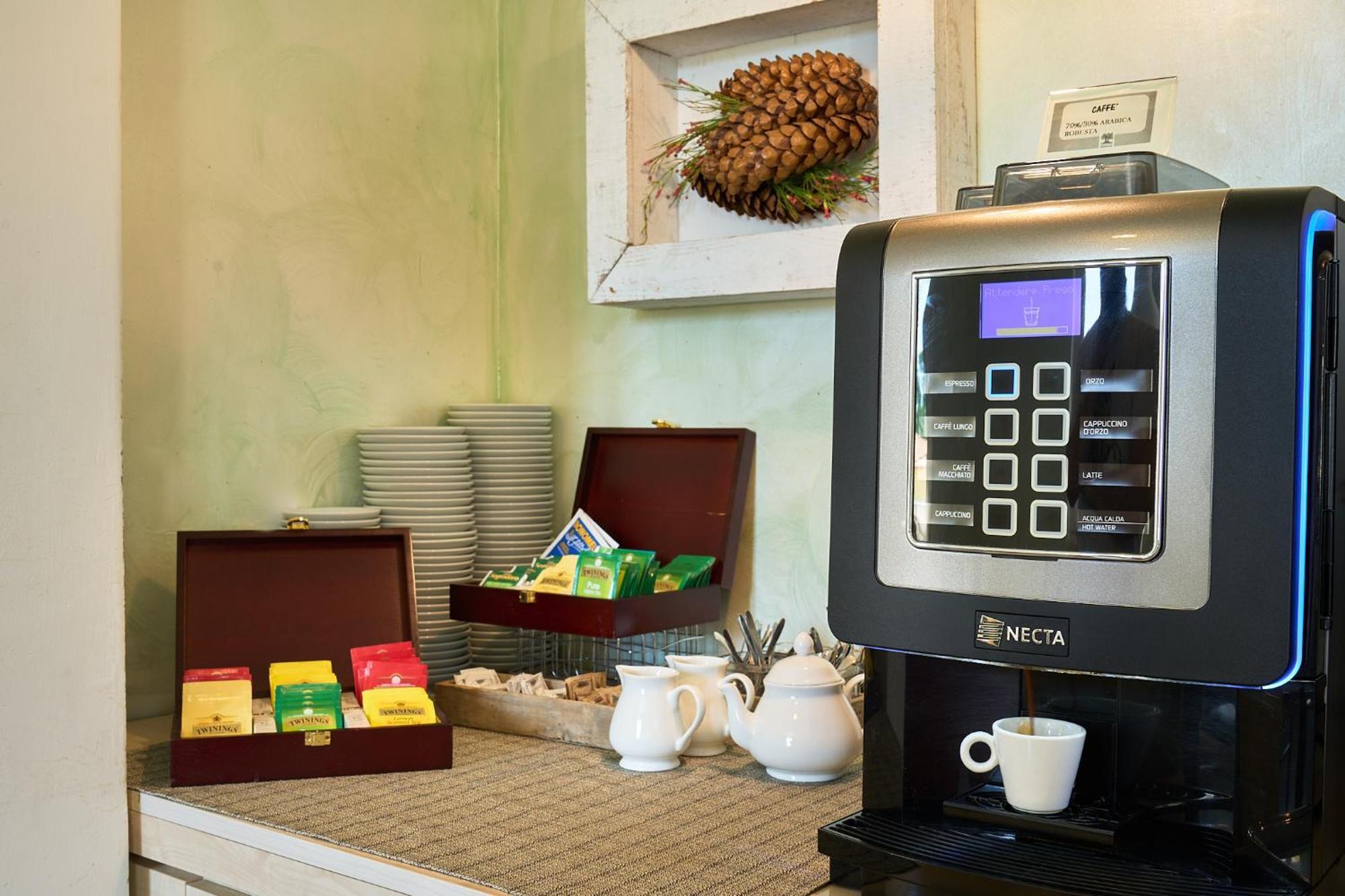 Delfina Palace Hotel Foligno Ngoại thất bức ảnh