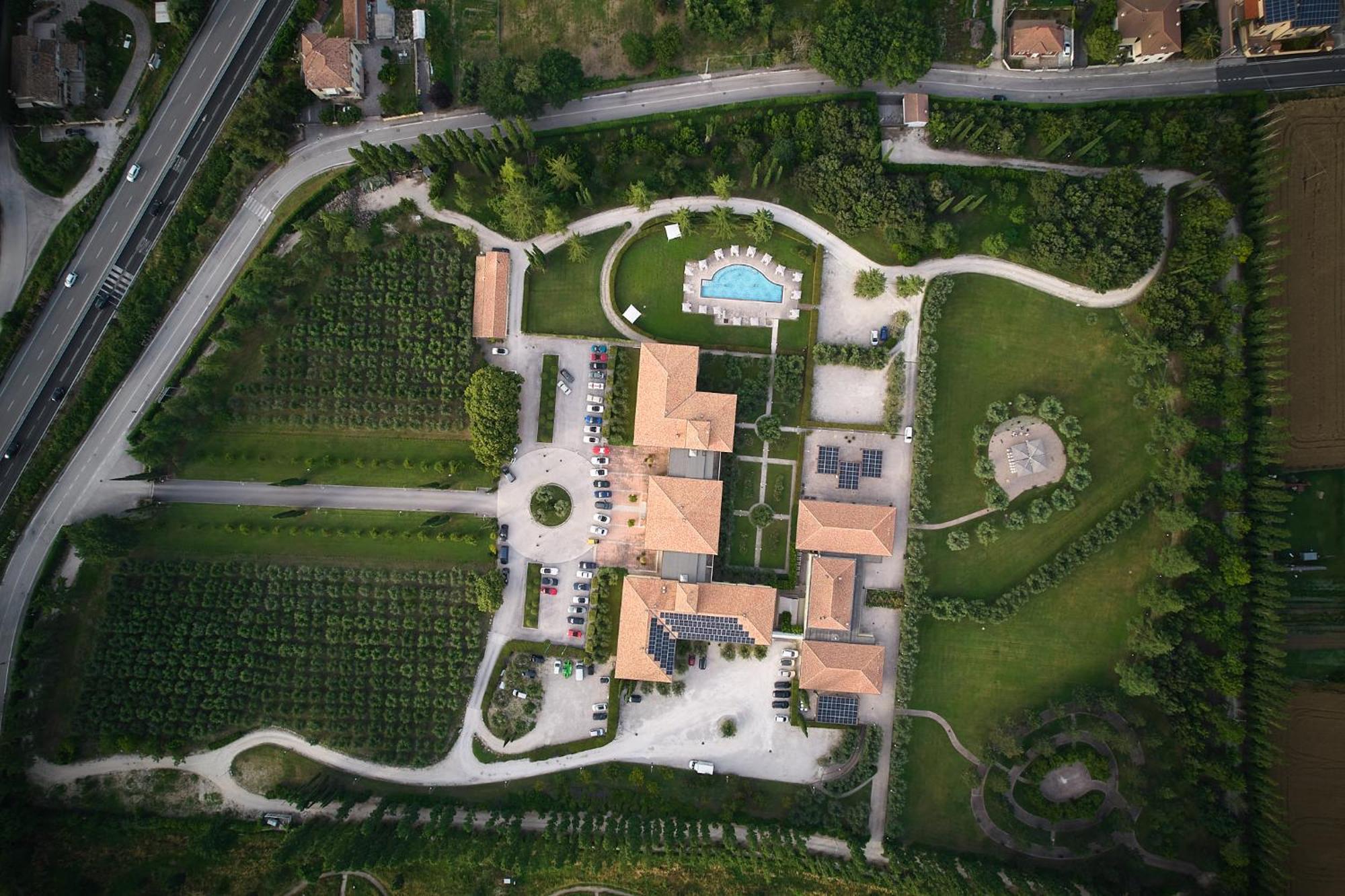 Delfina Palace Hotel Foligno Ngoại thất bức ảnh